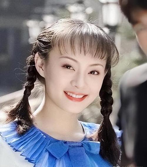 2005新澳正版免费大全和孙俪唇下痣没了与孙俪嘴唇的痣